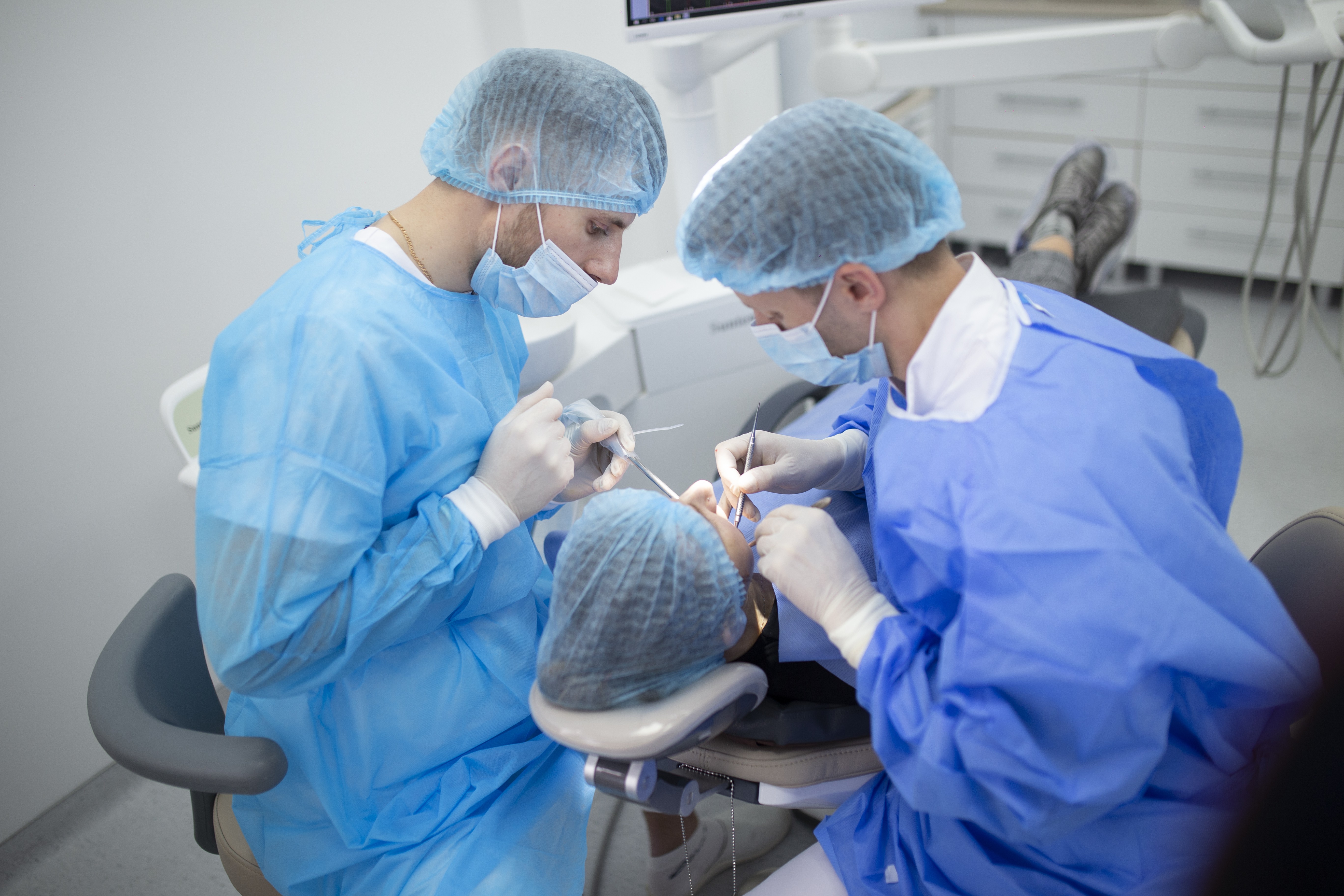 Chirurgie dentarea la DAVINCI dental clinic